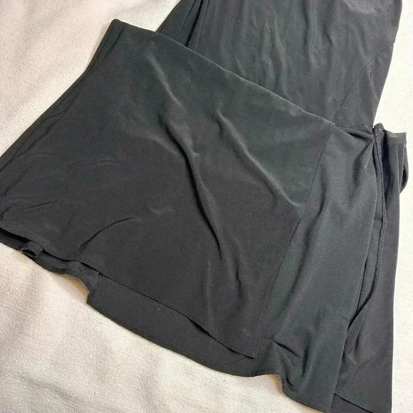 Long black dress with slit - Picture 4 of 8